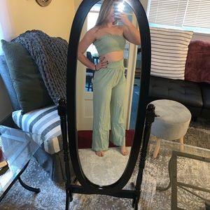 Green two piece summer set. Bando top.Loose fitting bottoms.